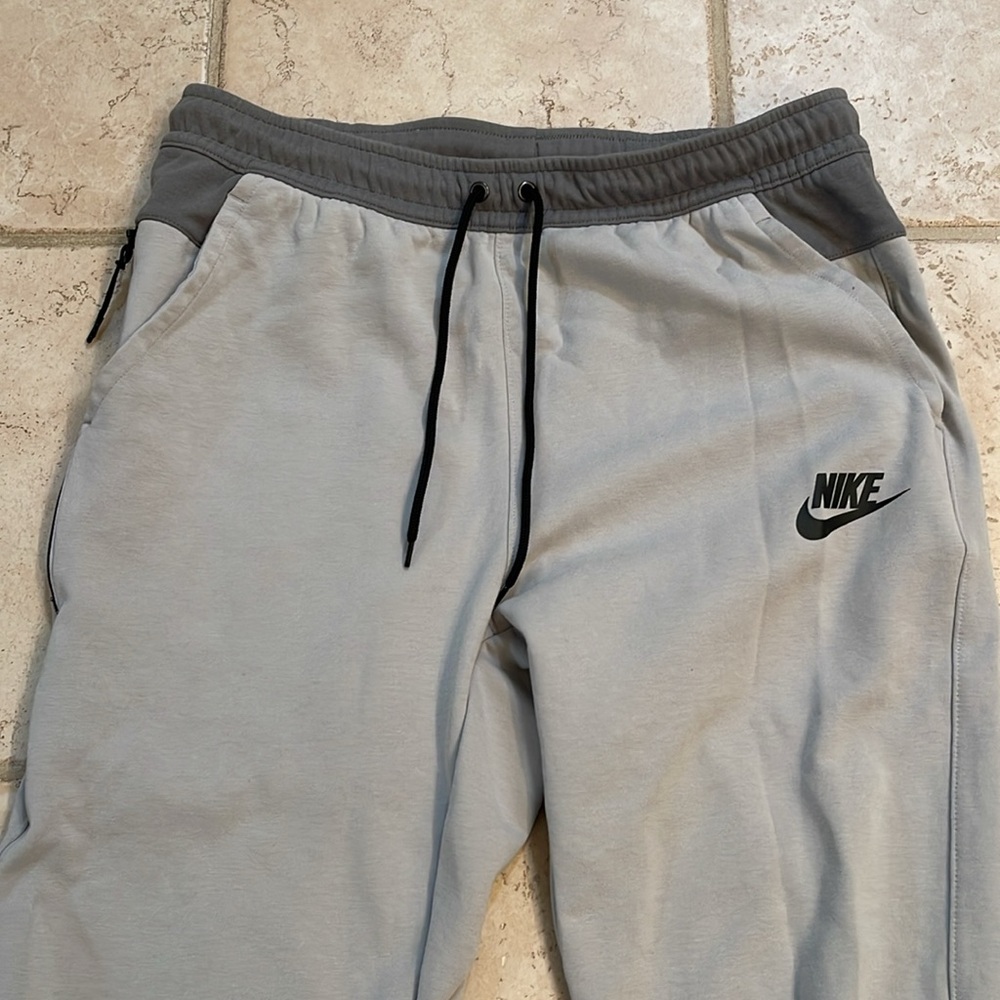 Nike Men’s/ young youth